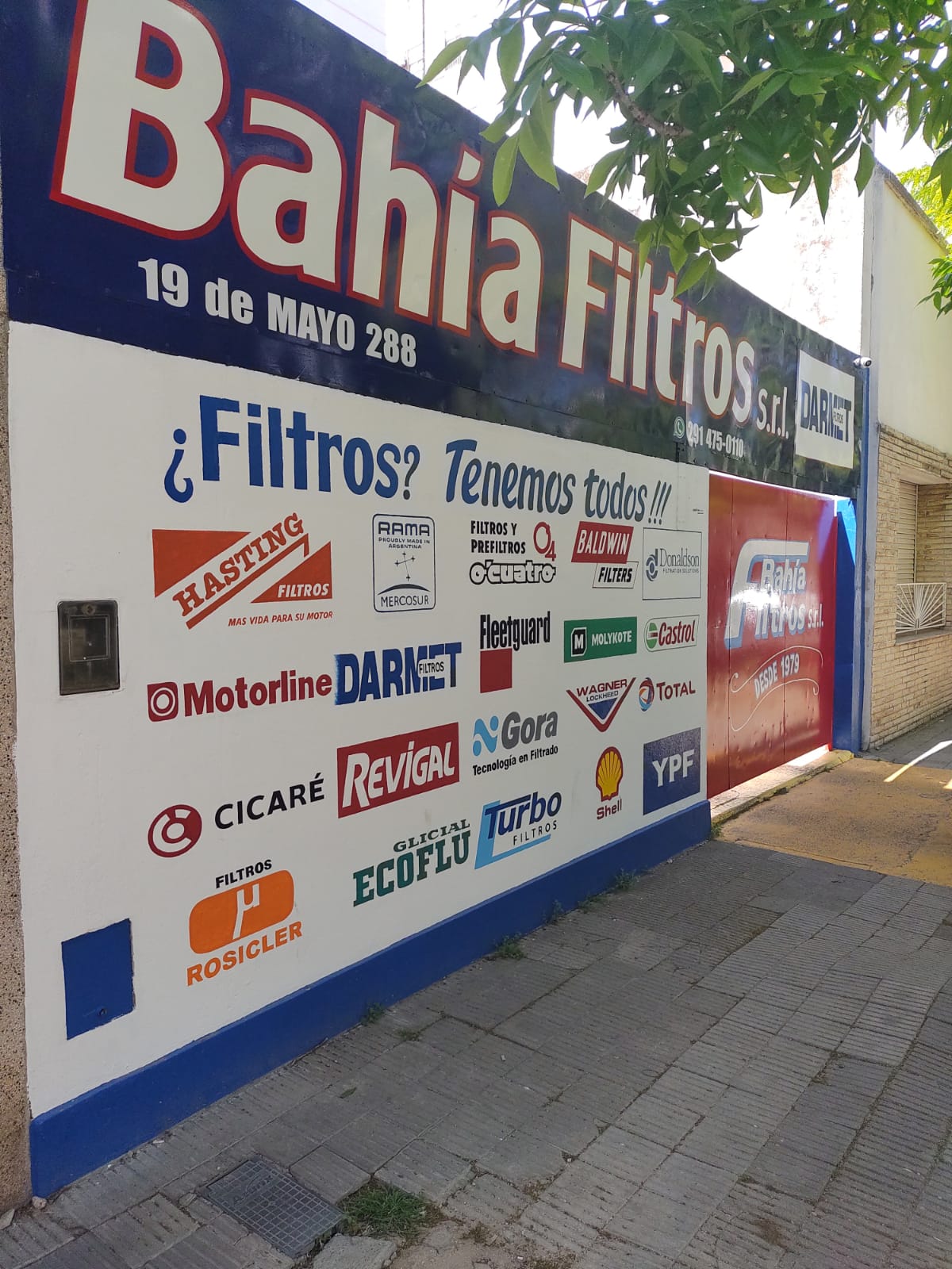 Paredón de Bahía Filtros en 19 de Mayo 288: ¿Filtros? Tenemos todos
